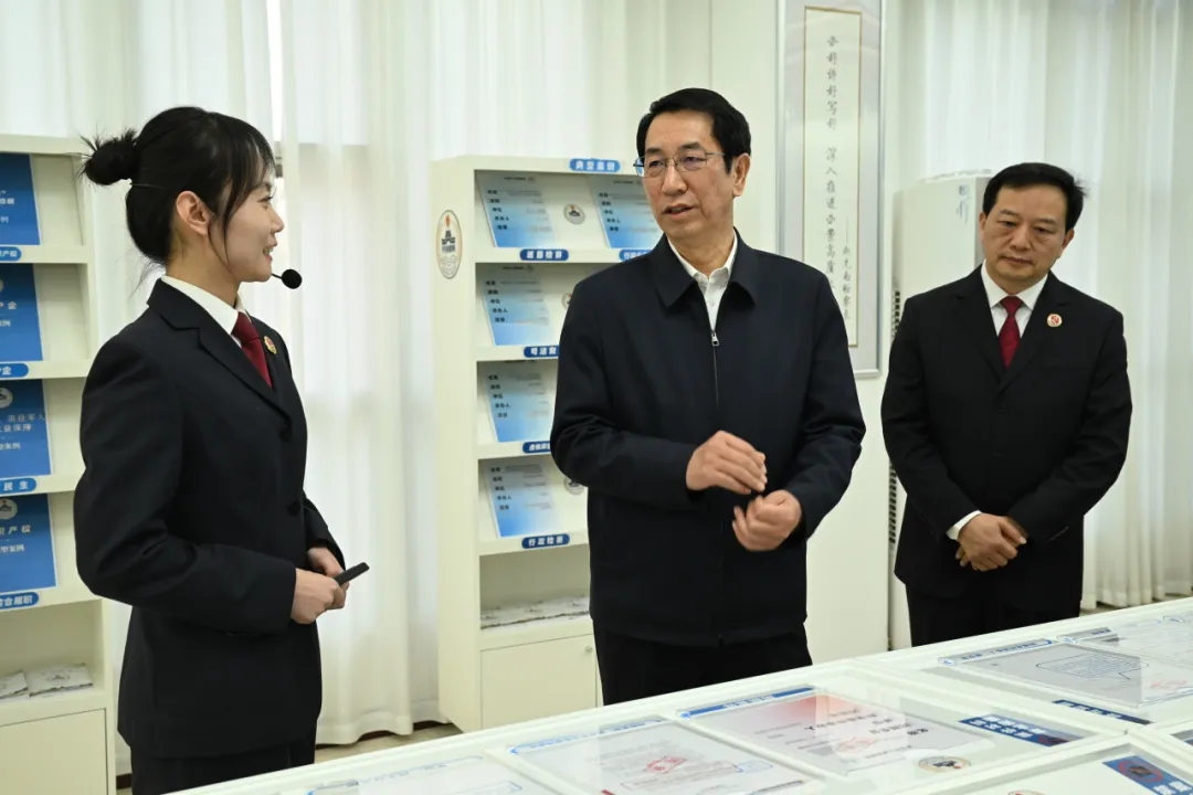 河南省檢察院黨組書記、檢察長(zhǎng)段文龍到開封市檢察機(jī)關(guān)調(diào)研指導(dǎo)工作